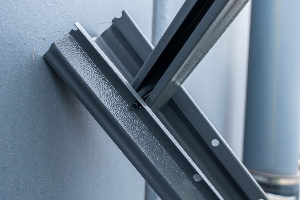 Build the Upright Frames - Secure the other end of with a nut